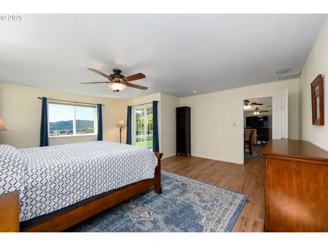 1220 NE Cambrian Court Roseburg OR 97470