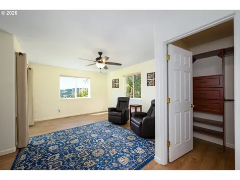 1220 NE Cambrian Court Roseburg OR 97470