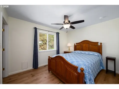 1220 NE Cambrian Court Roseburg OR 97470