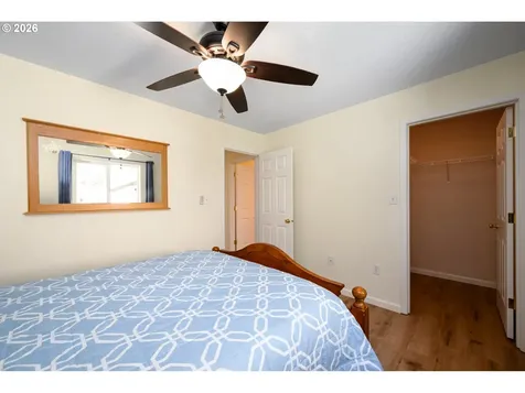 1220 NE Cambrian Court Roseburg OR 97470