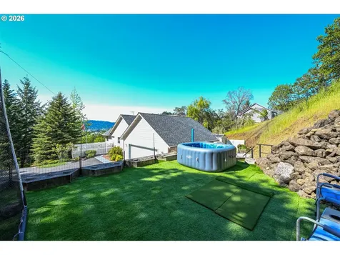 1220 NE Cambrian Court Roseburg OR 97470