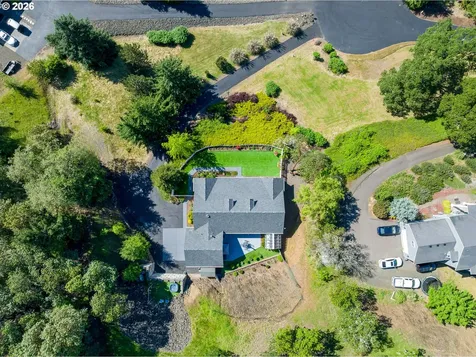 1220 NE Cambrian Court Roseburg OR 97470