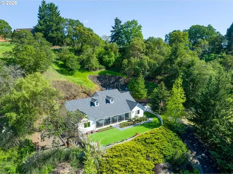 1220 NE Cambrian Court Roseburg OR 97470