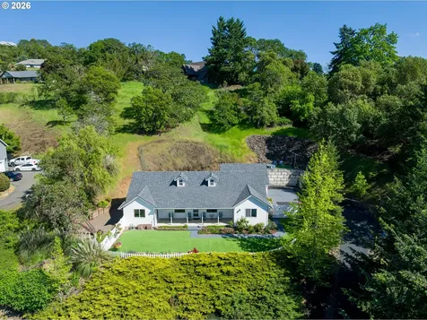 1220 NE Cambrian Court Roseburg OR 97470