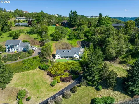 1220 NE Cambrian Court Roseburg OR 97470