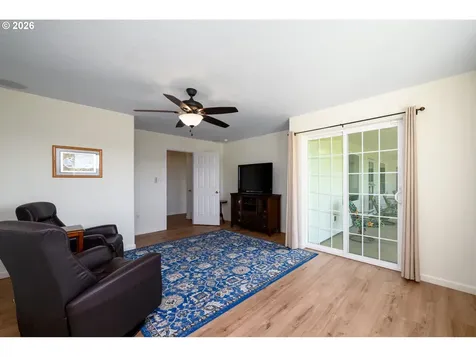 1220 NE Cambrian Court Roseburg OR 97470