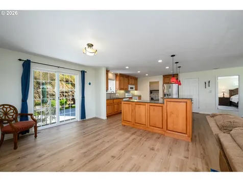 1220 NE Cambrian Court Roseburg OR 97470