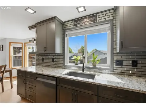 744 E Heritage Loop La Center WA 98629