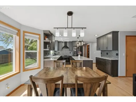 744 E Heritage Loop La Center WA 98629