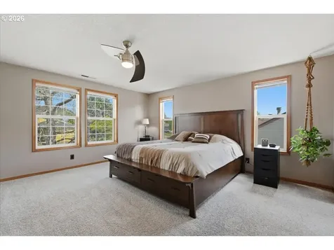 744 E Heritage Loop La Center WA 98629
