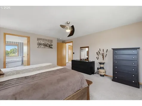 744 E Heritage Loop La Center WA 98629