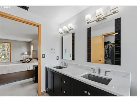 744 E Heritage Loop La Center WA 98629