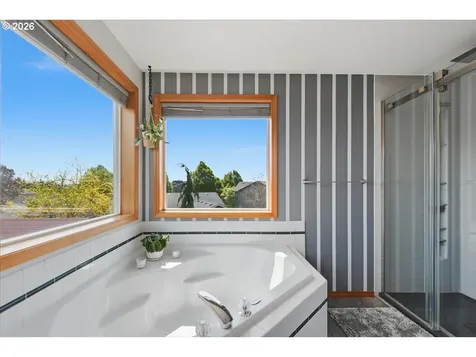 744 E Heritage Loop La Center WA 98629