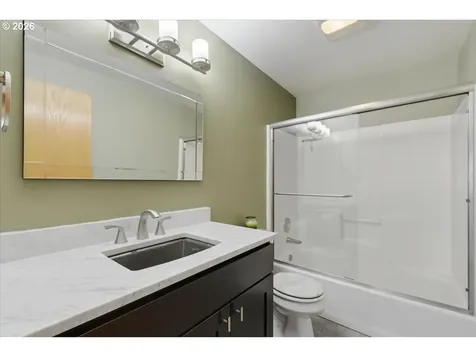 744 E Heritage Loop La Center WA 98629