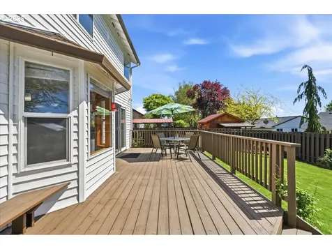 744 E Heritage Loop La Center WA 98629