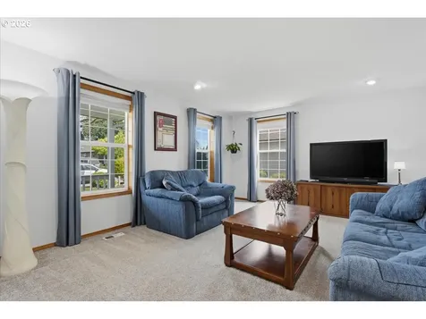 744 E Heritage Loop La Center WA 98629