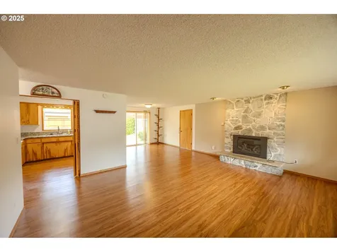 745 N 8th Street Lakeside OR 97449