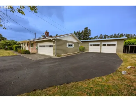 745 N 8th Street Lakeside OR 97449