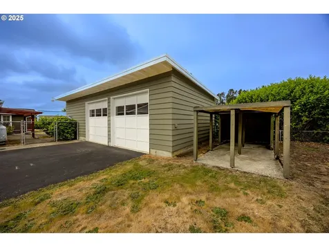 745 N 8th Street Lakeside OR 97449