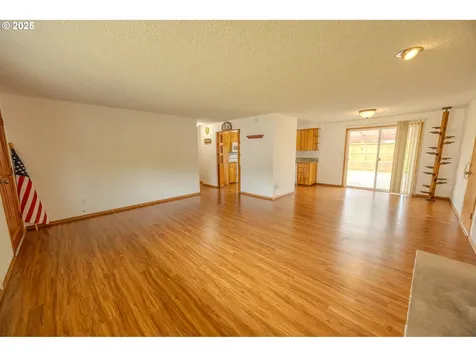 745 N 8th Street Lakeside OR 97449