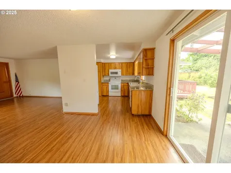 745 N 8th Street Lakeside OR 97449