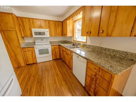745 N 8th Street Lakeside OR 97449