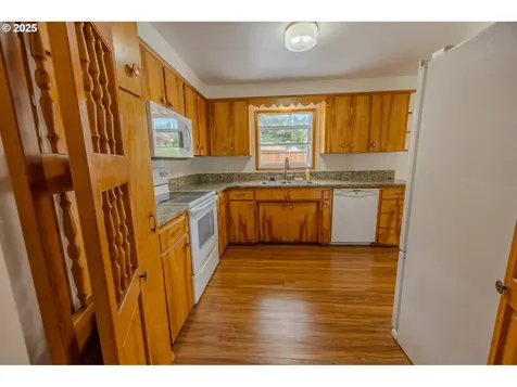 745 N 8th Street Lakeside OR 97449