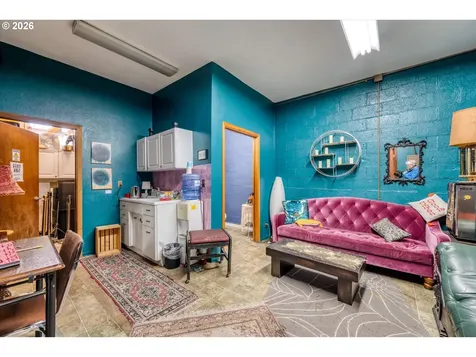 941 W 3rd Avenue Eugene OR 97402