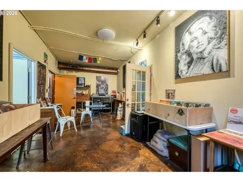 941 W 3rd Avenue Eugene OR 97402
