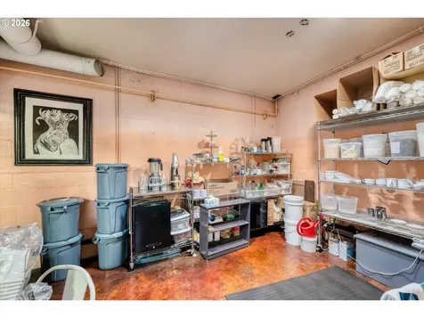 941 W 3rd Avenue Eugene OR 97402