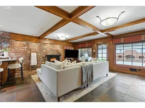3860 SW 75th Avenue Portland OR 97225