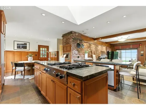 3860 SW 75th Avenue Portland OR 97225