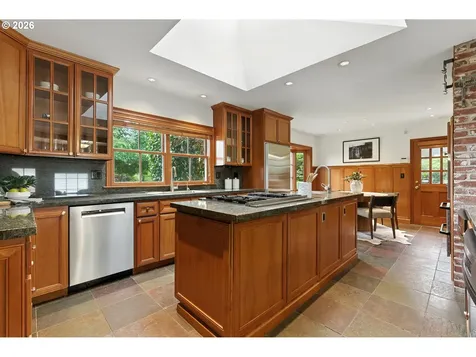 3860 SW 75th Avenue Portland OR 97225
