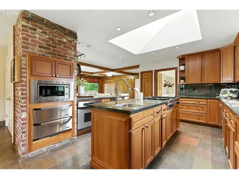 3860 SW 75th Avenue Portland OR 97225
