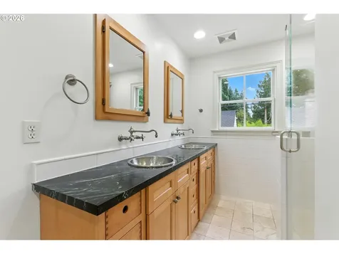 3860 SW 75th Avenue Portland OR 97225
