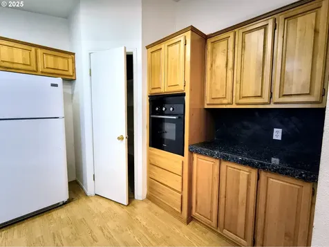 180 Twin Oaks Loop Winston OR 97496