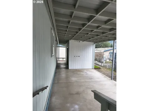180 Twin Oaks Loop Winston OR 97496