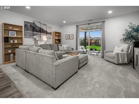 2427 S Linden Street Cornelius OR 97113