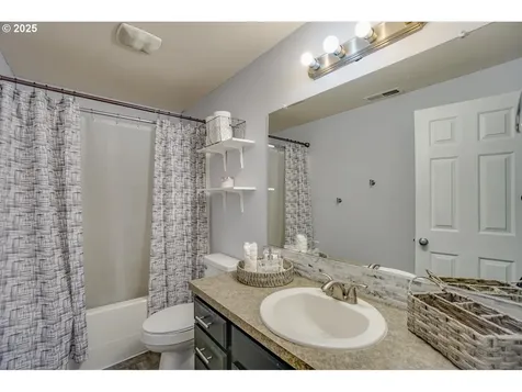 8627 NE 90th Avenue Vancouver WA 98662