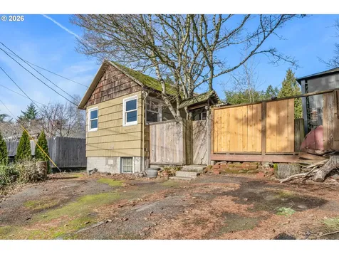 1822 SW Carolina Street Portland OR 97239