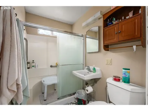 1658 NE Taylor Street Roseburg OR 97470