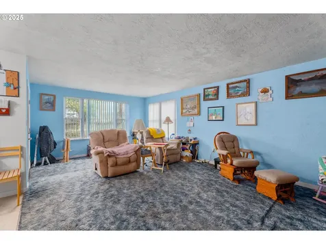 1658 NE Taylor Street Roseburg OR 97470