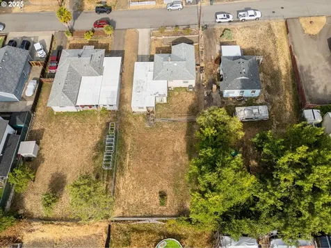 1658 NE Taylor Street Roseburg OR 97470