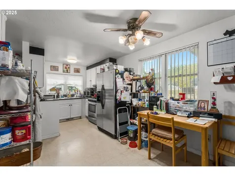 1658 NE Taylor Street Roseburg OR 97470
