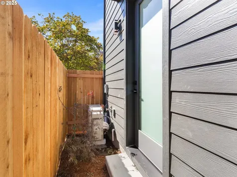 2081 SE Harold Street Portland OR 97202