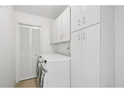 2211 SW 1st Avenue Portland OR 97201