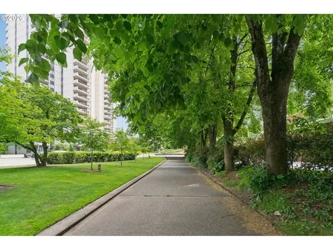 2211 SW 1st Avenue Portland OR 97201