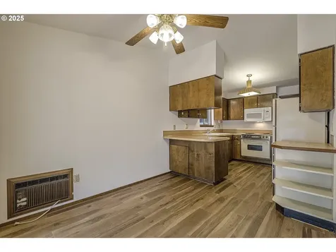 2350 SE Washington Court Hillsboro OR 97123