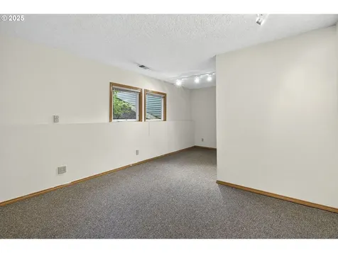 7160 SW Gable Park Road Portland OR 97225