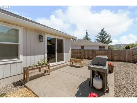 395 Brady Lane Roseburg OR 97471